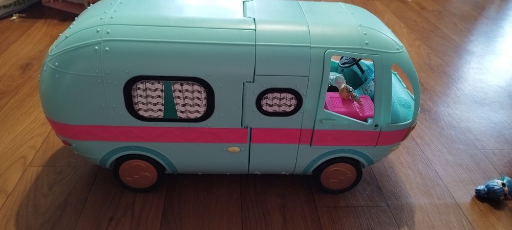 Ігровий набір LOL Гламурний кемпер, разом з ляльками