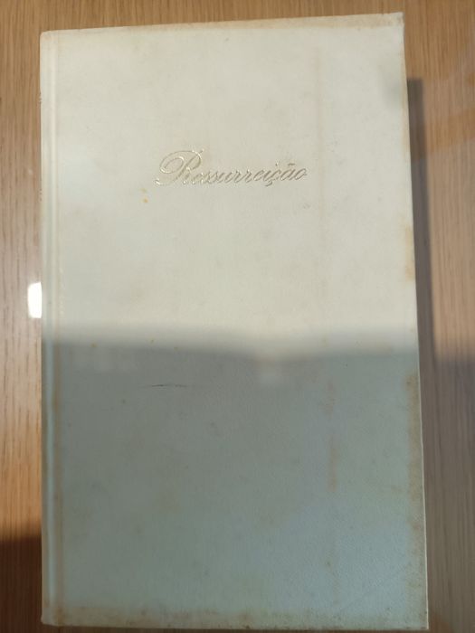Vendo livro Ressurreição