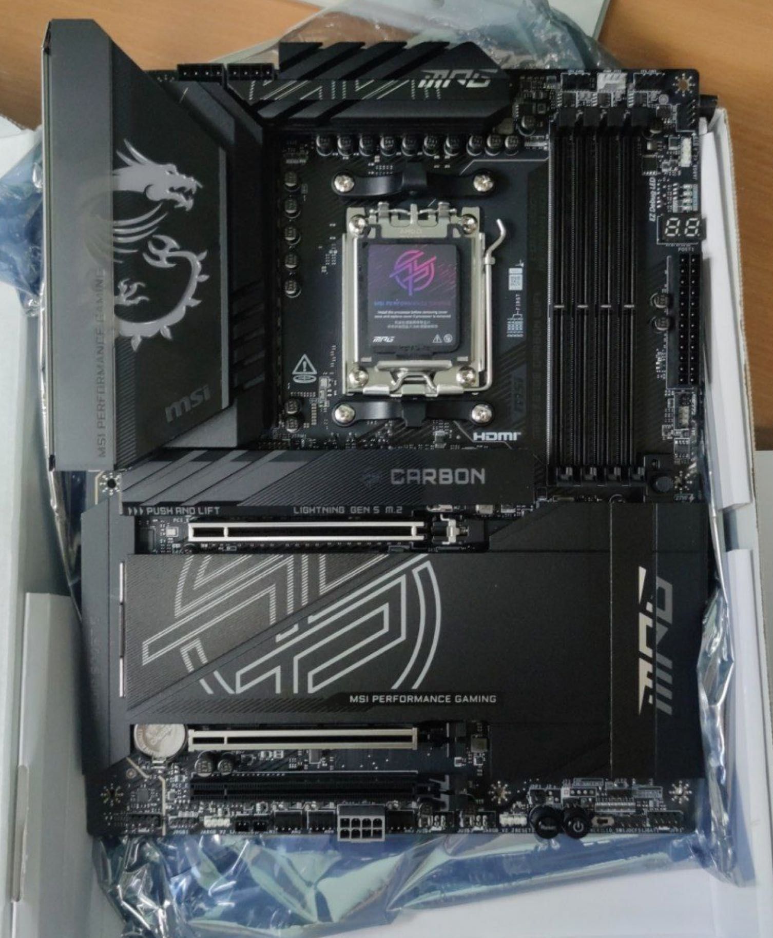 Материнська плата MSI MPG X870E CARBON WIFI