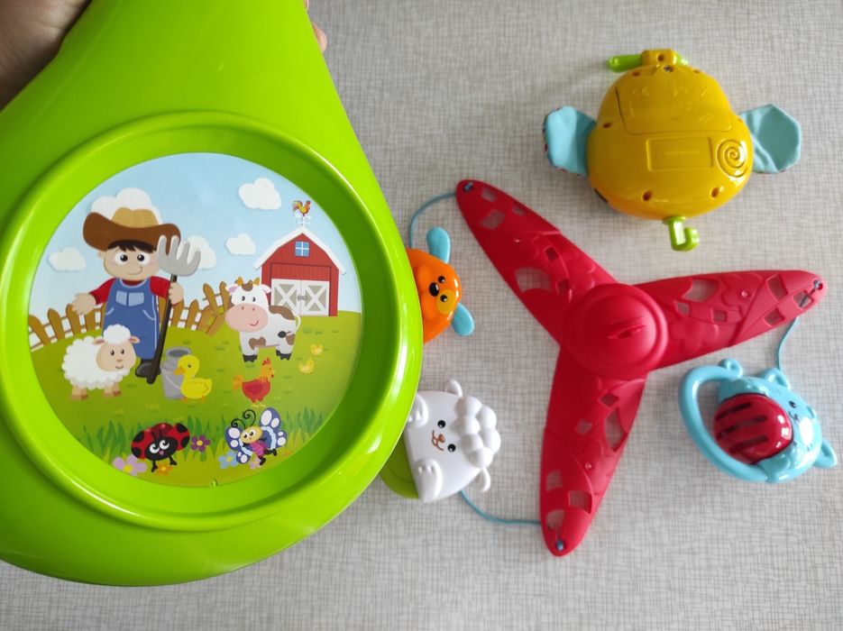 Mobile musical p/ cama bebé - como NOVO