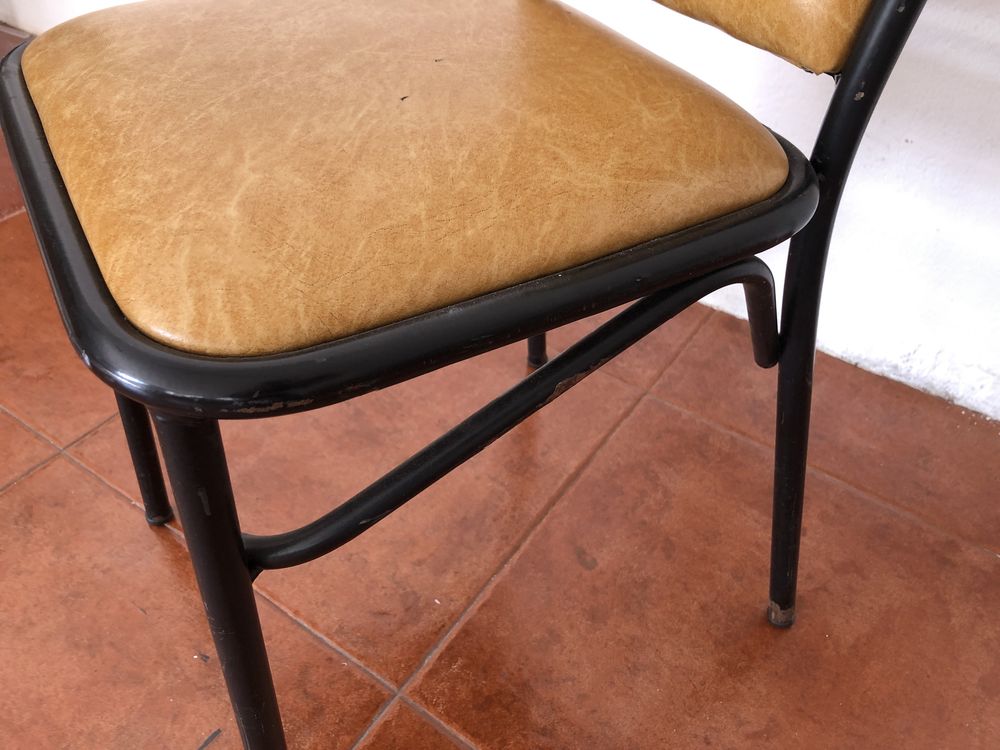 Cadeiras de café reforçadas