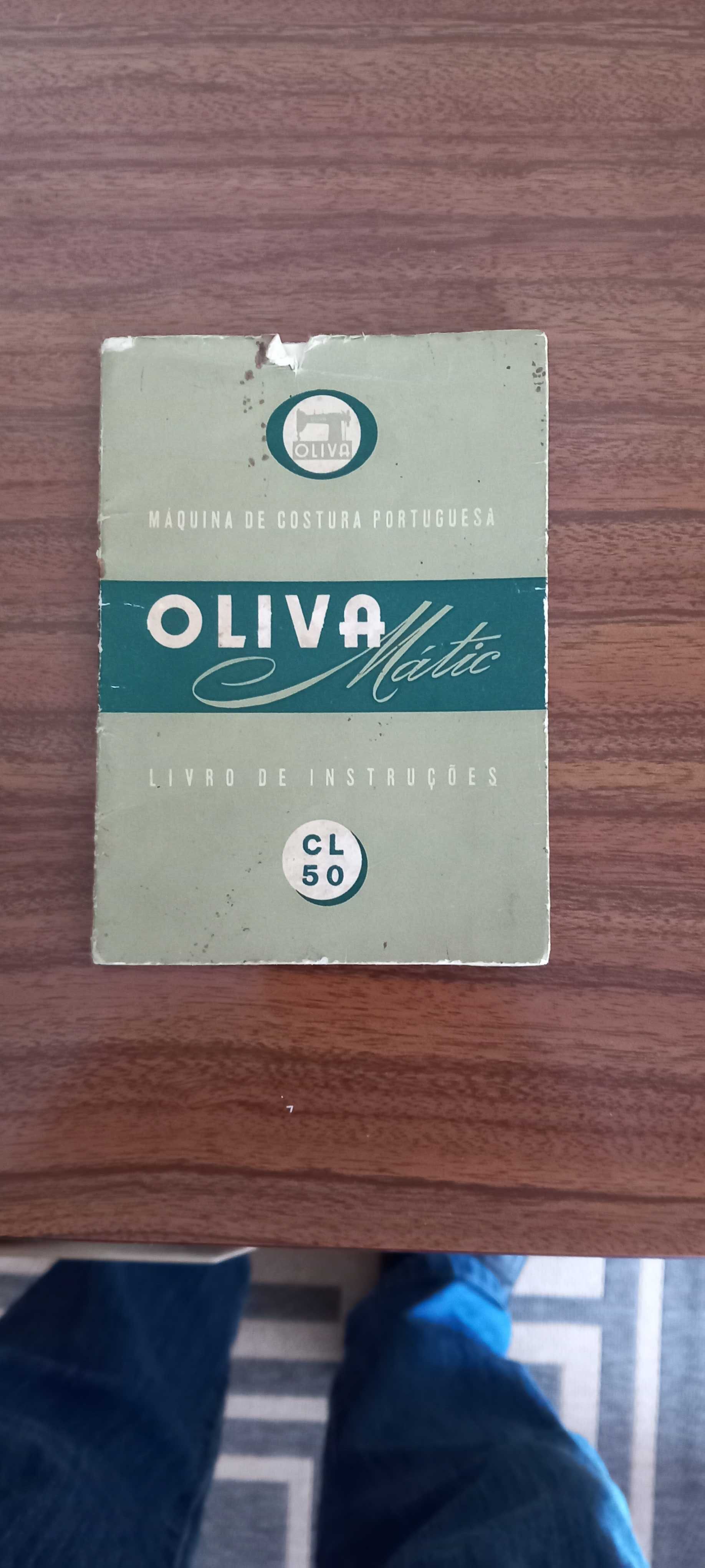 Máquina de costura OLIVA