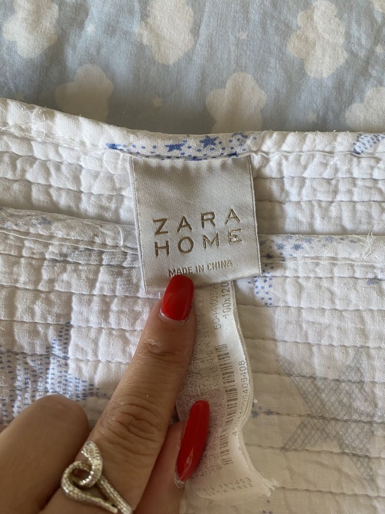 Colcha estrelas para berço da Zara Home