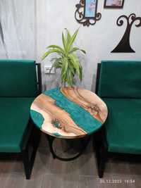Журнальний, кавовий стіл з натурального дерева з епоксидною смолою