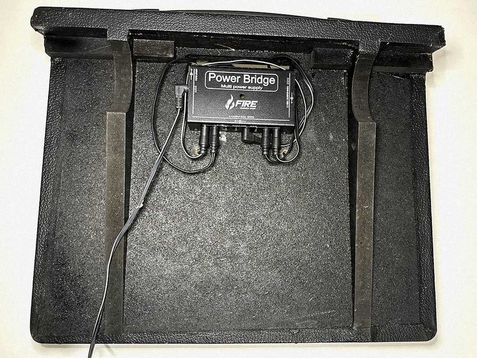 Gator Pedal Tote + Fire Power Supply
