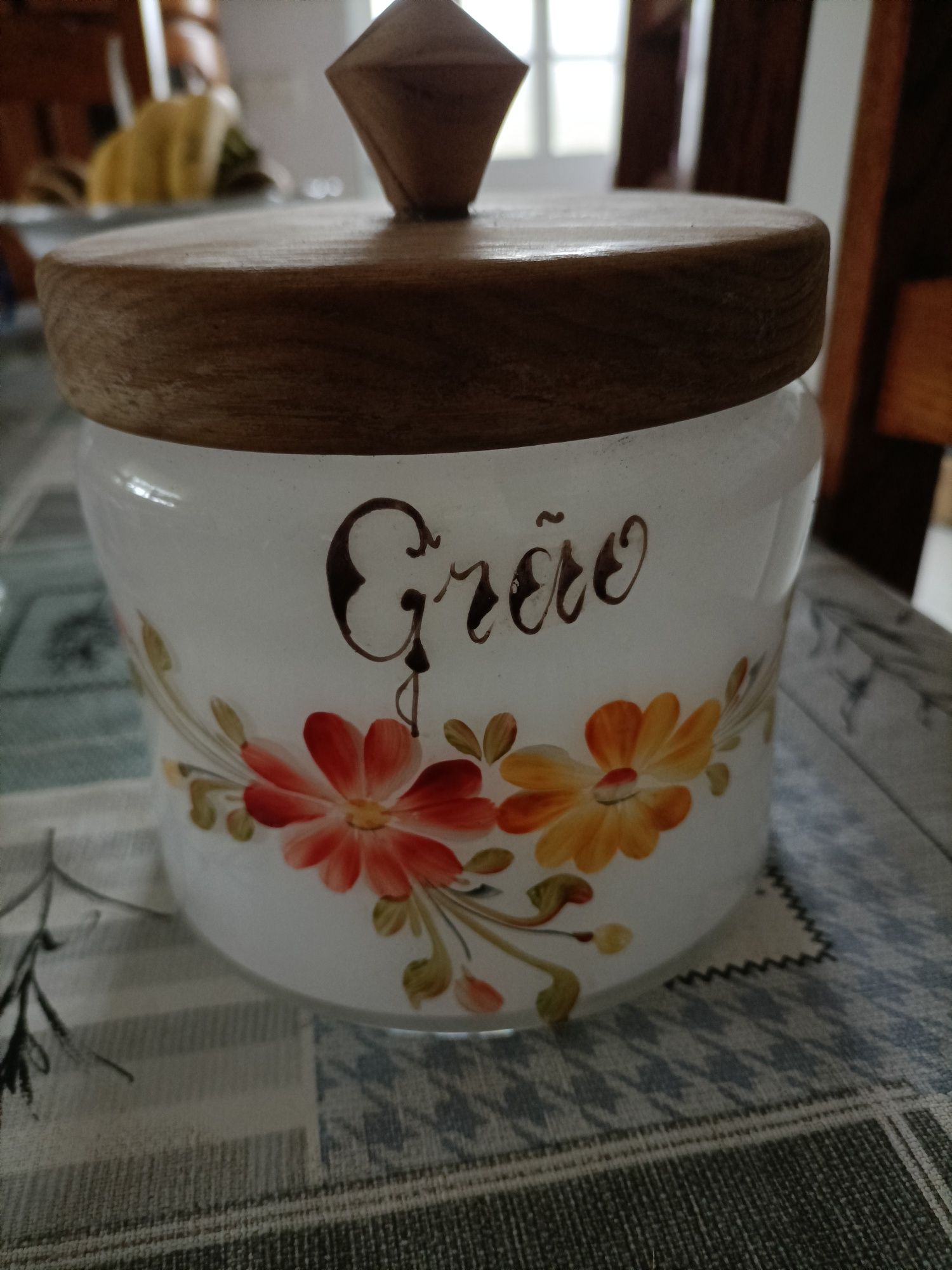 Pote de vidro para colocar grão