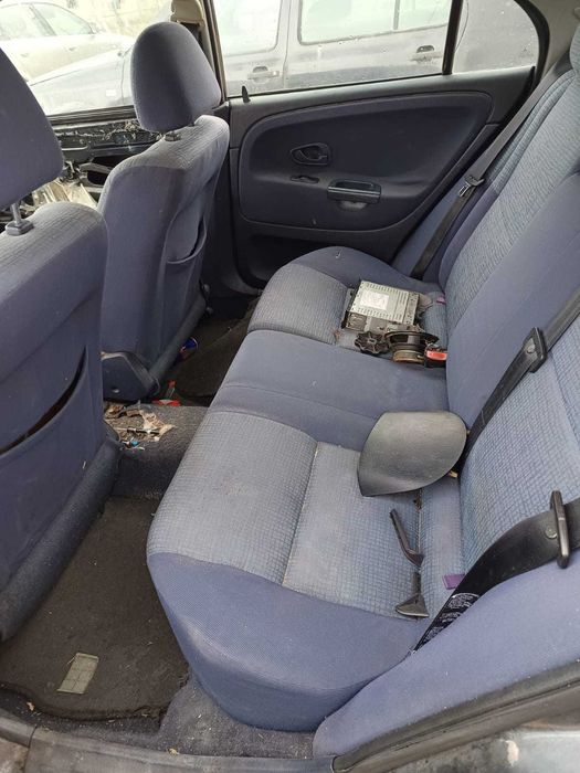 Mitsubishi carisma 1.6 para peças