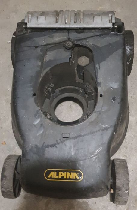 Obudowa Laweta kosiarki ALPINA. Stan B.dobry