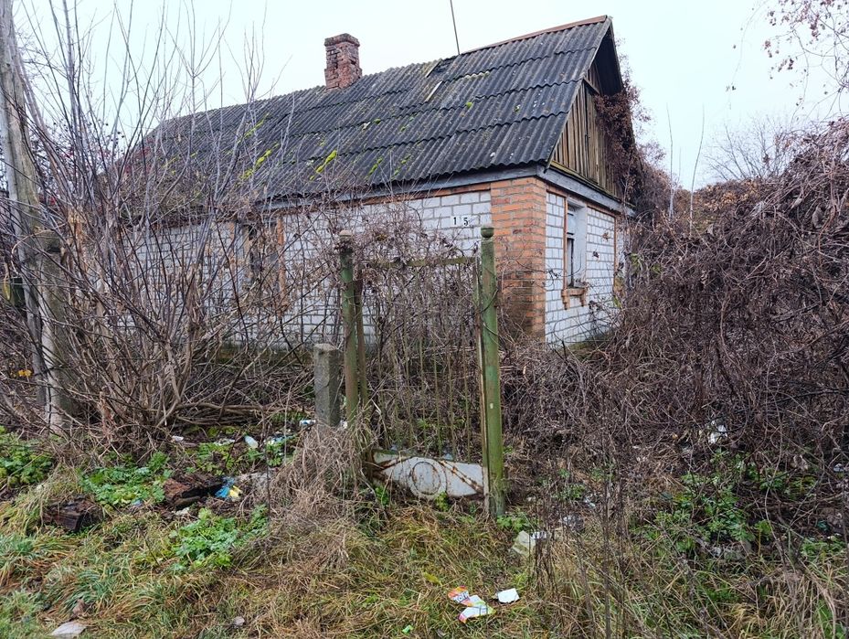 Продається нежилий будинок недалеко від центру міста Коростень