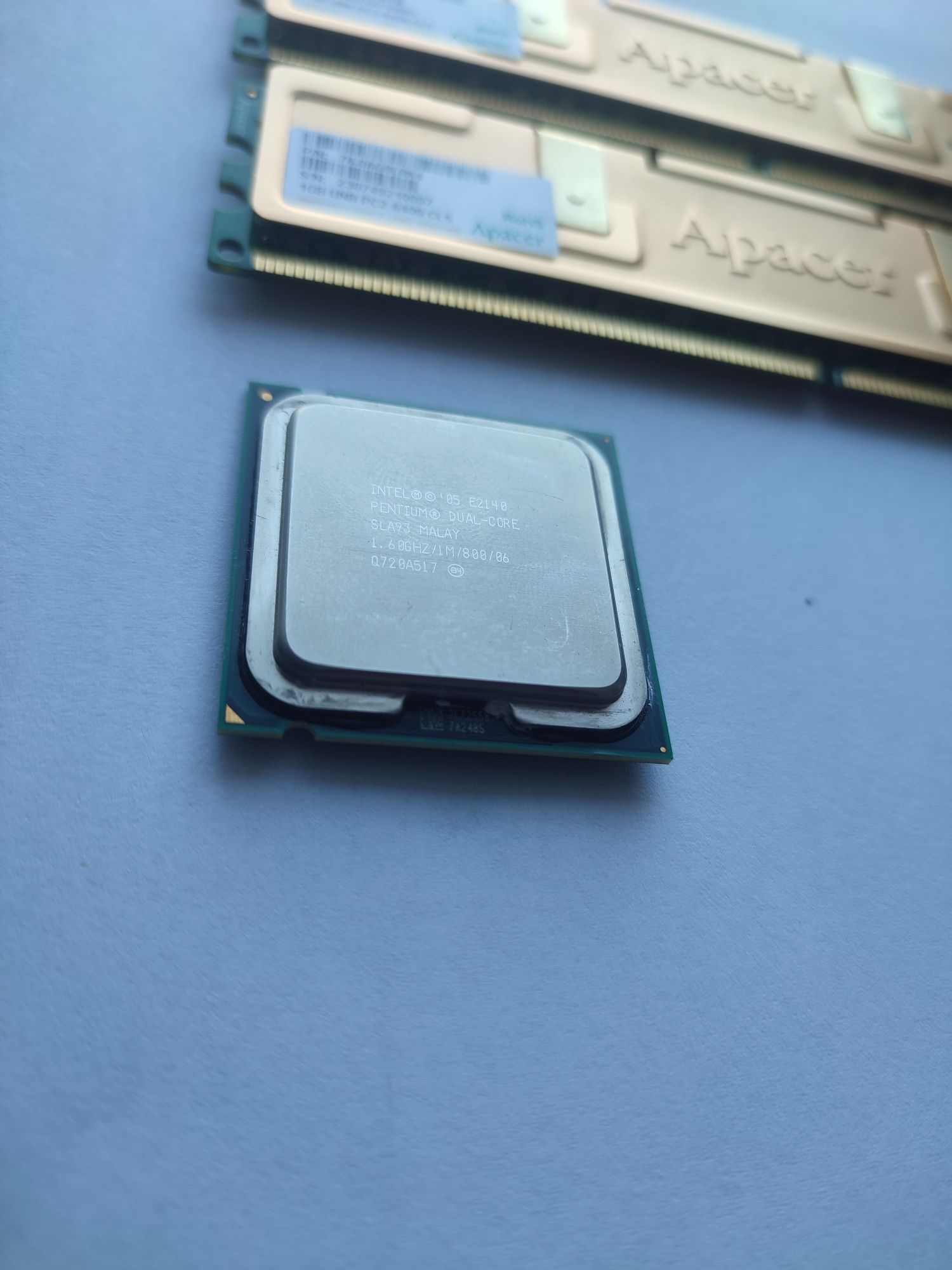 Apacer DDR2 1Gbx2 PC2-6400, Intel Pentium E2140