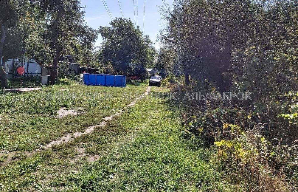 Продажа участка и два дачных дома в Оболонском районе г Киева!!