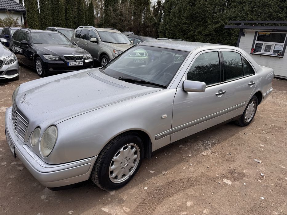 Mercedes E200 Automat   2.0 Gaz LPG 1999r Super Stan Niski Przebieg