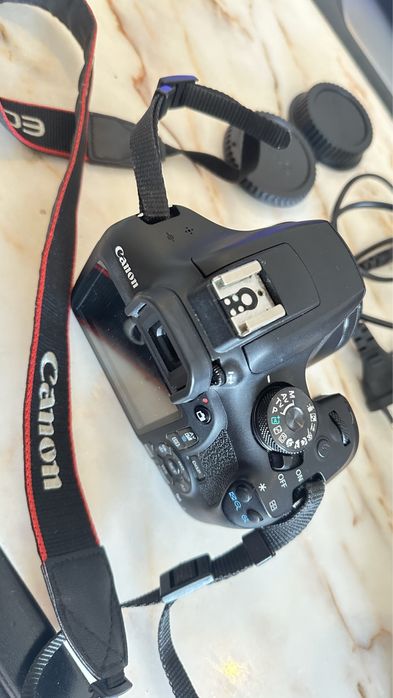 Kit máquina fotográfica canon eos 2000D