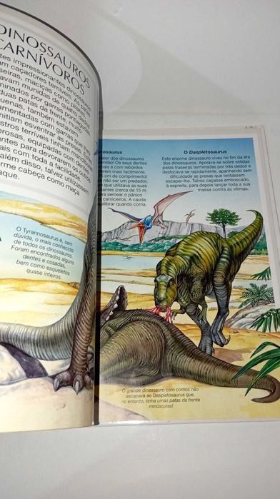 Dinossauros - Enciclopédia por imagens