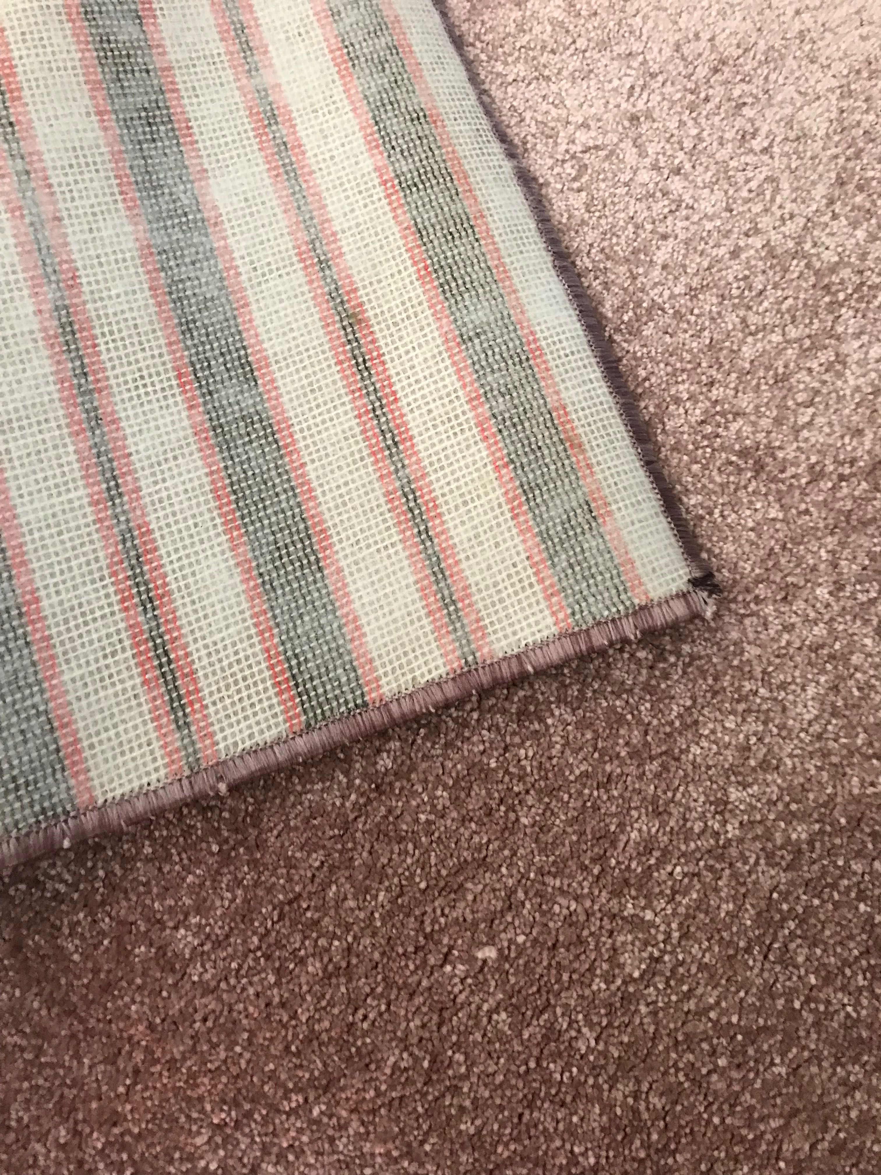 Nowy chodnik dywanowy
