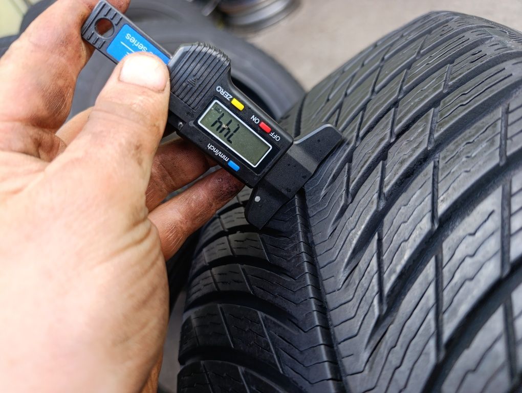 Opony zimowe Michelin alpin 5 SUV para z Niemiec 2021r 2 x 7,5 mm