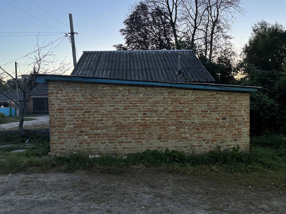 Продам гараж . В центре г. Путивль!