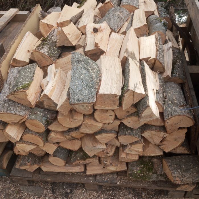 Drewno kominkowe przesuszone