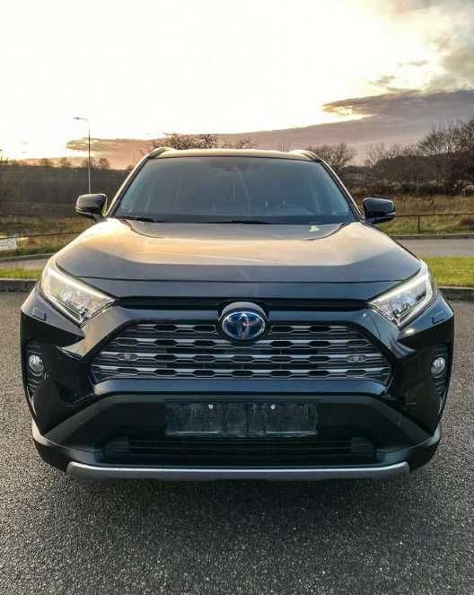 Toyota RAV4 2021 року