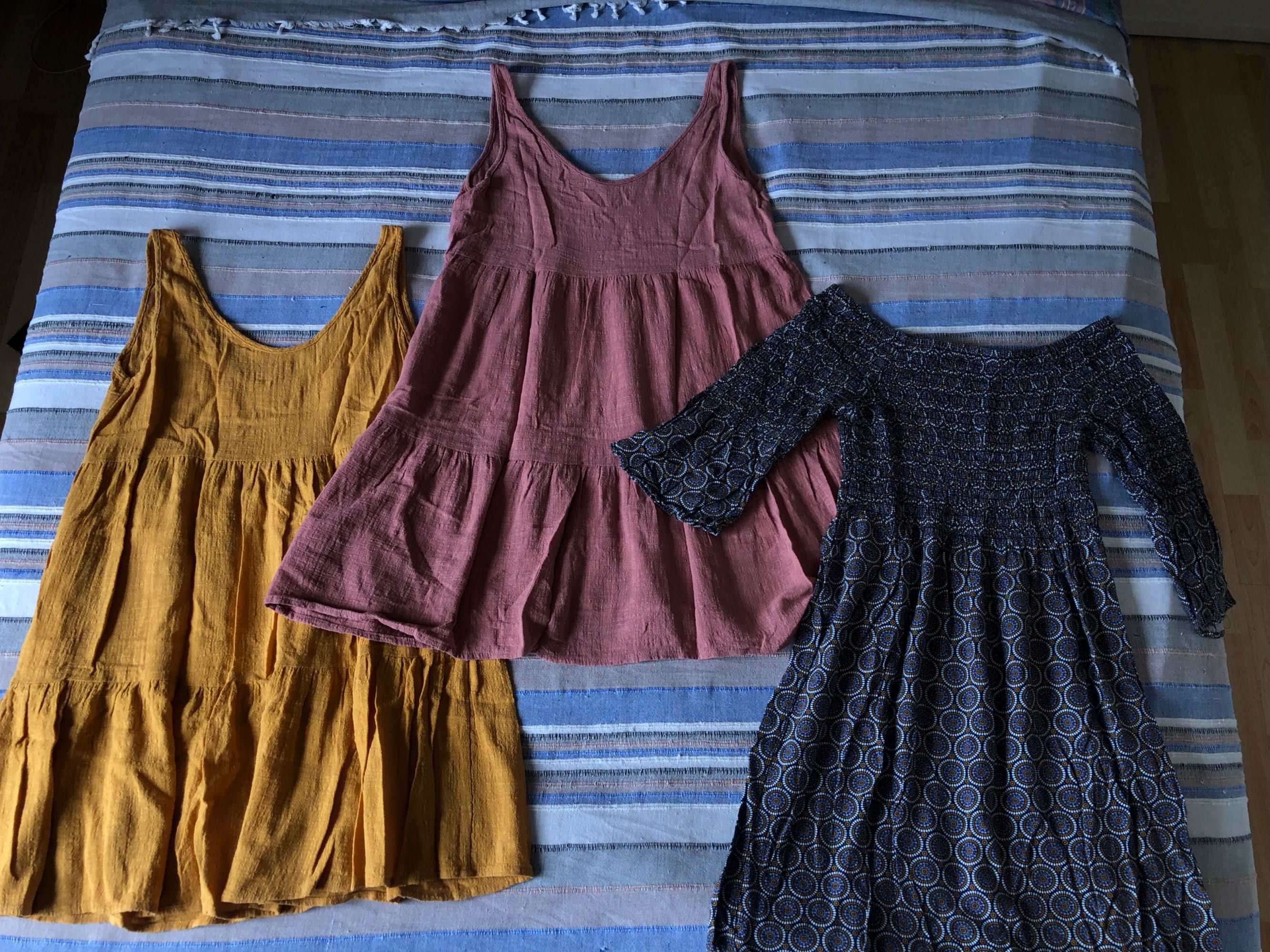 Caixa de roupa variada