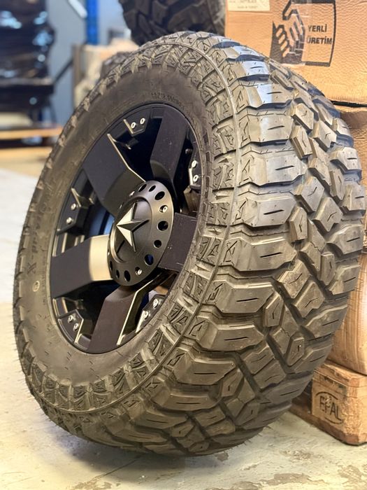Jantes 18 6x139,7  com pneus 33x12.5 r18