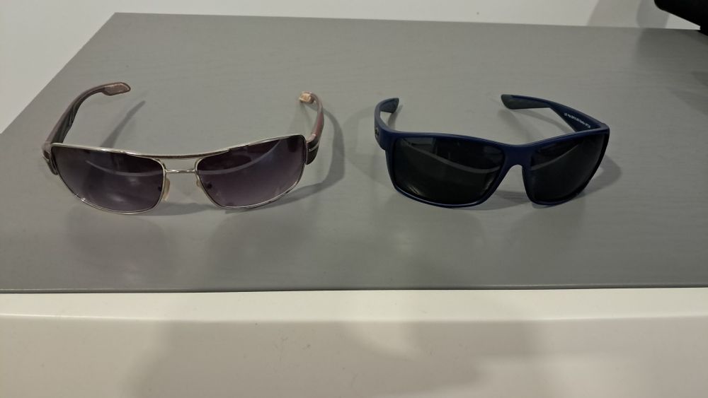 2 pares de óculos + caixa