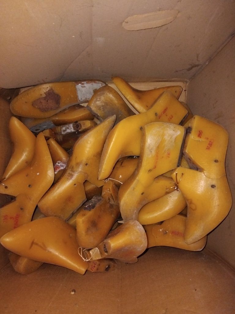 Колодки для обуви На них цифри 230 235 240 245 250 255