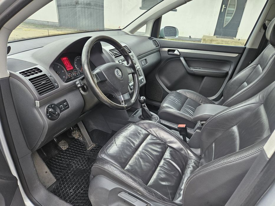 Volkswagen Touran 2007р 2.0 tdi 7 місць