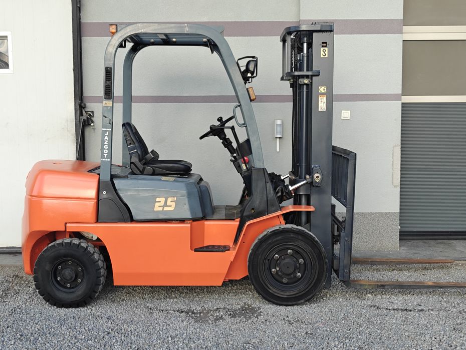 Wózek Hangcha CPQD25N 2.5T Diesel 2012r Super Stan Silnik Nissan 3800m