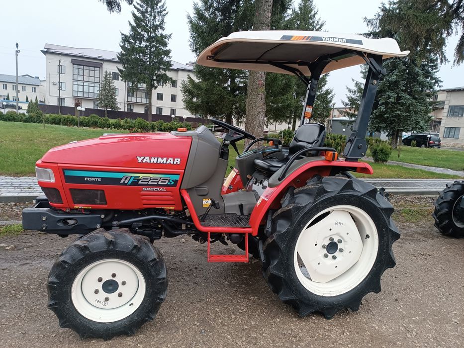 Японський мінітрактор.Трактор.