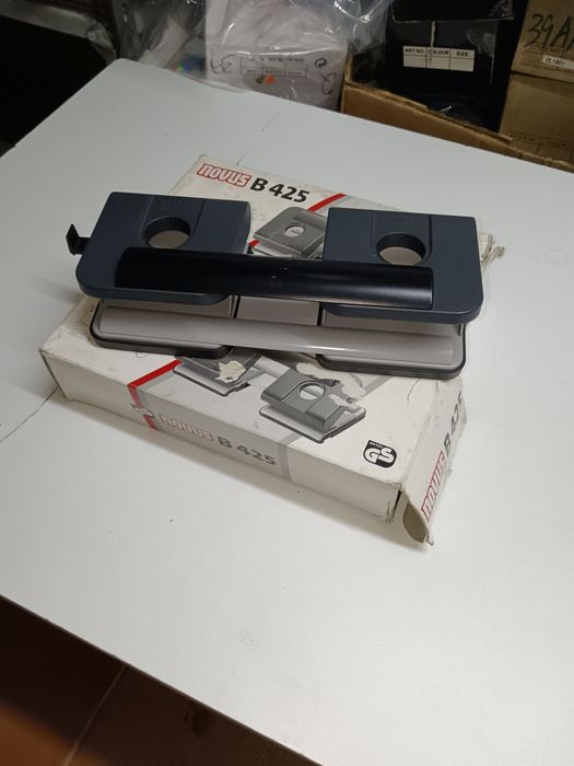 2 Furador de papel Novus B 425