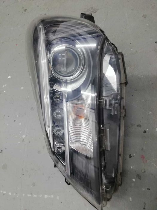 Farol Toyota Yaris Frente Esquerdo