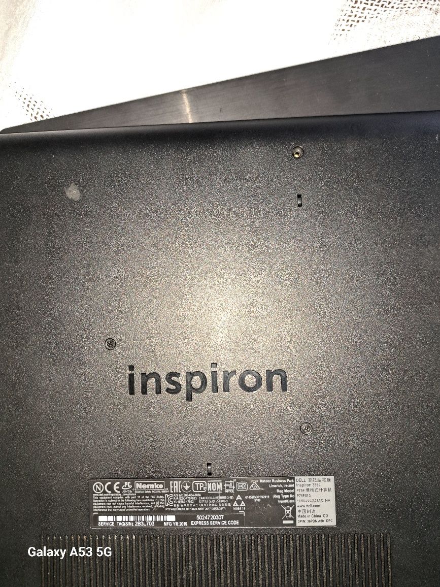 Sprzedam laptopa widocznego  na zdjęciu