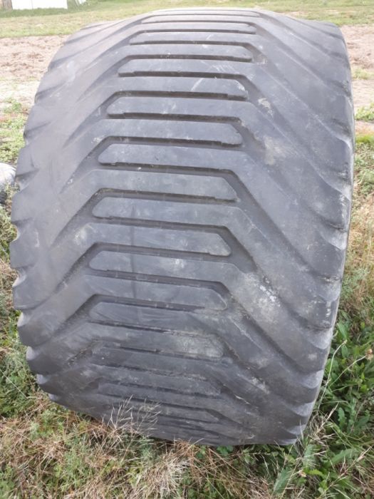 Opony rolnicze zachodnie 850/50 R - 30.5 TRELLEBORG i opona ALLIANCE