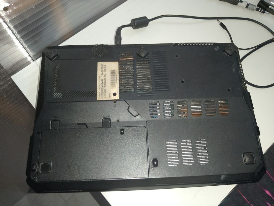 Laptop msi Gt 683 grafika 6 gb  dysk ssd 512 dysk 1 tb 10 GB ram