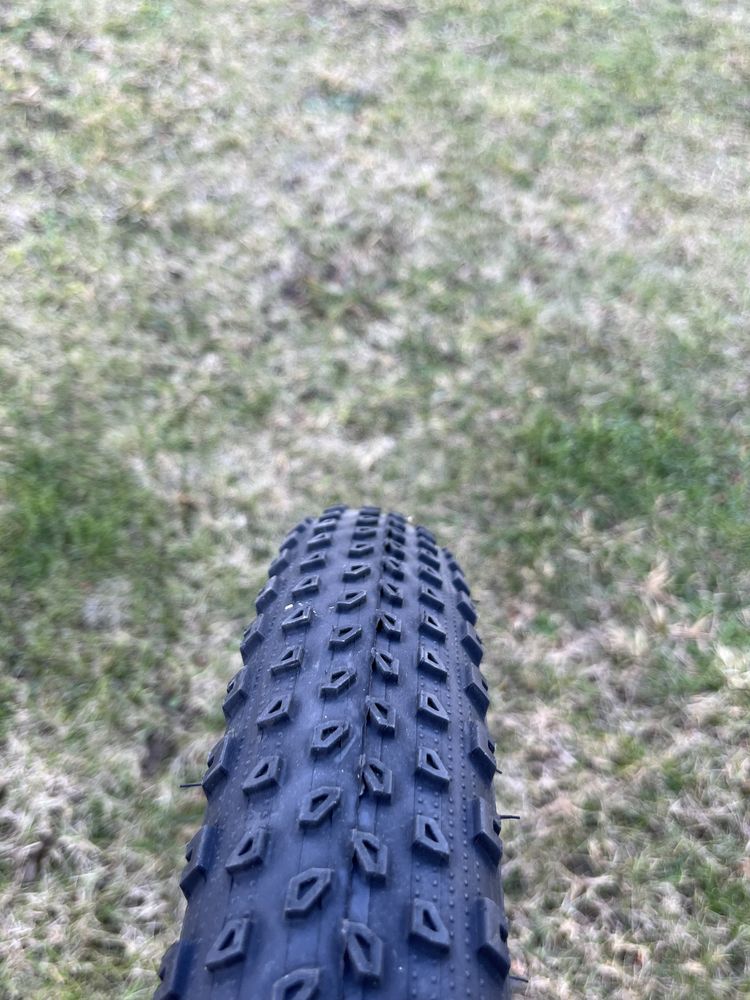 Opona bontrager 24x2.25