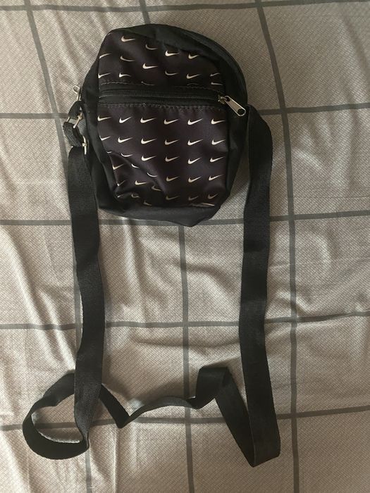 барсетка Nike с логотипами, дешево, фаст сейл