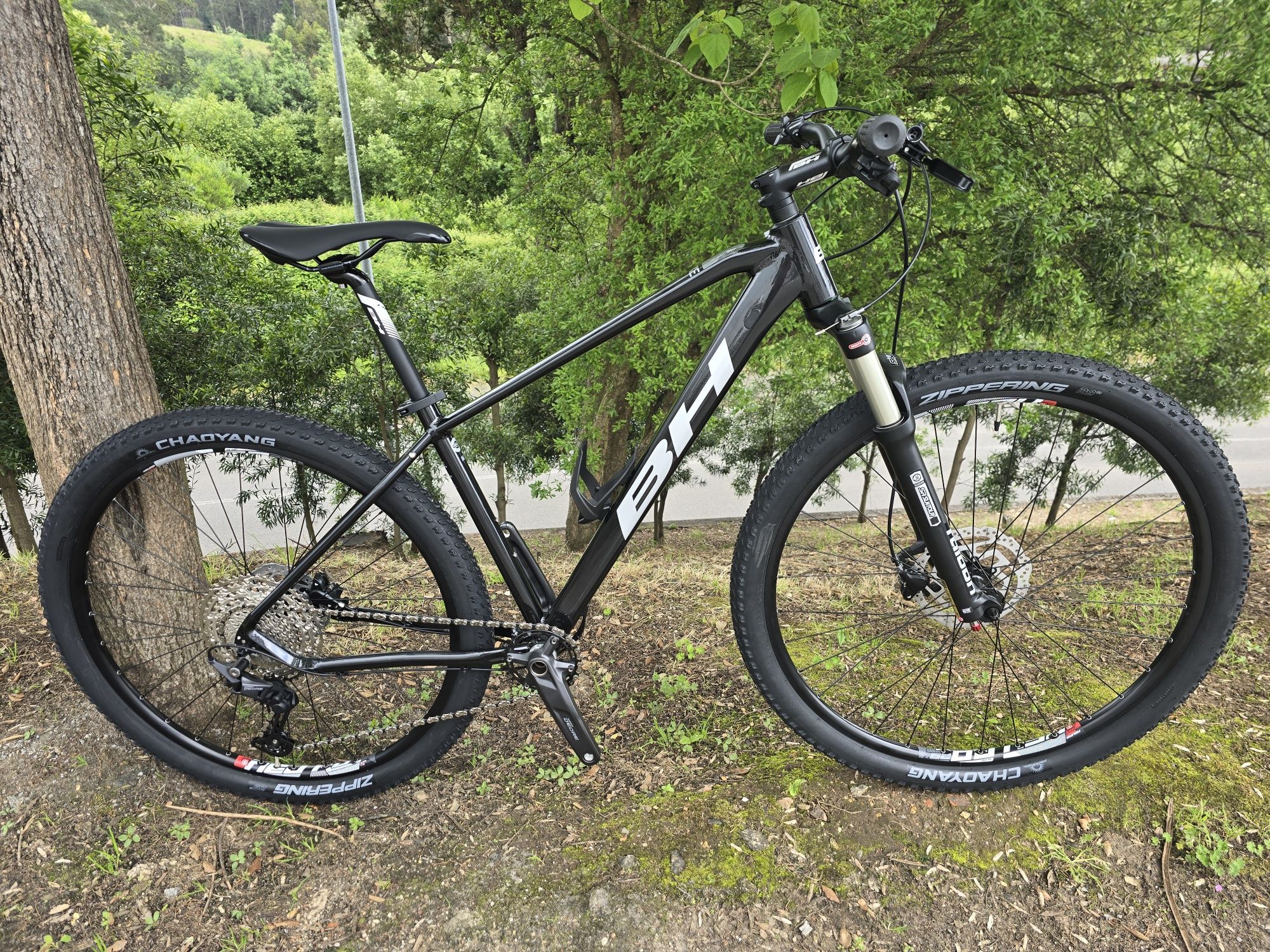 Btt 29 11x1v com suspensao a ar