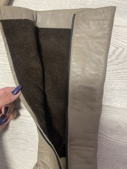 Чоботи жіночі, зимові. Шкіряні, утеплювач європейка. На вузьку ніжку.