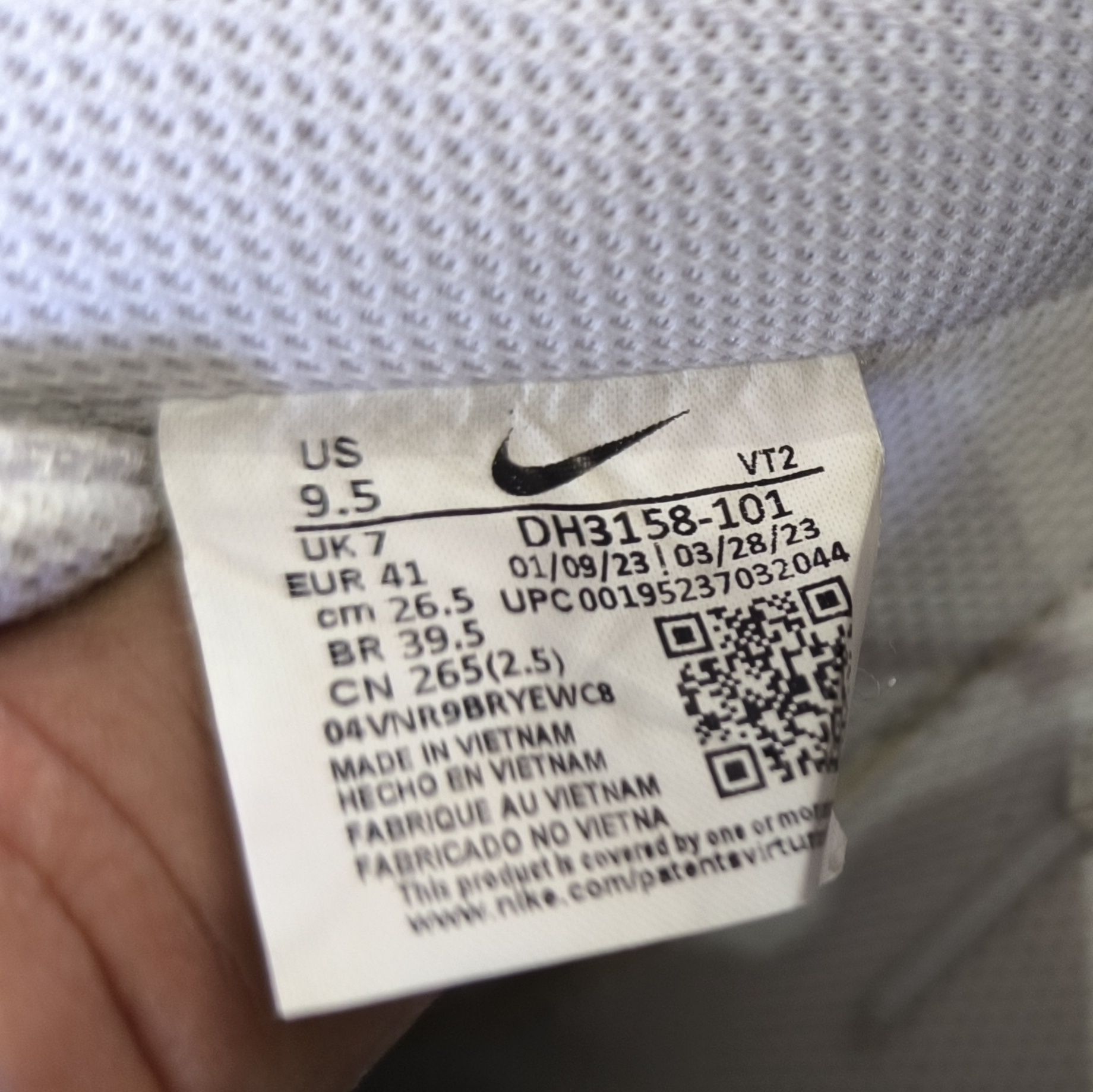 Buty junior Nike białe rozmiar 41, wkładka 26,5cm