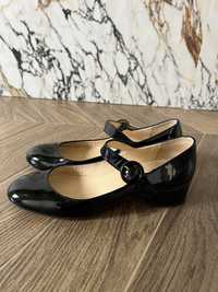 Christian Louboutin оригінал Італія чорні лаковані туфлі мері джейн