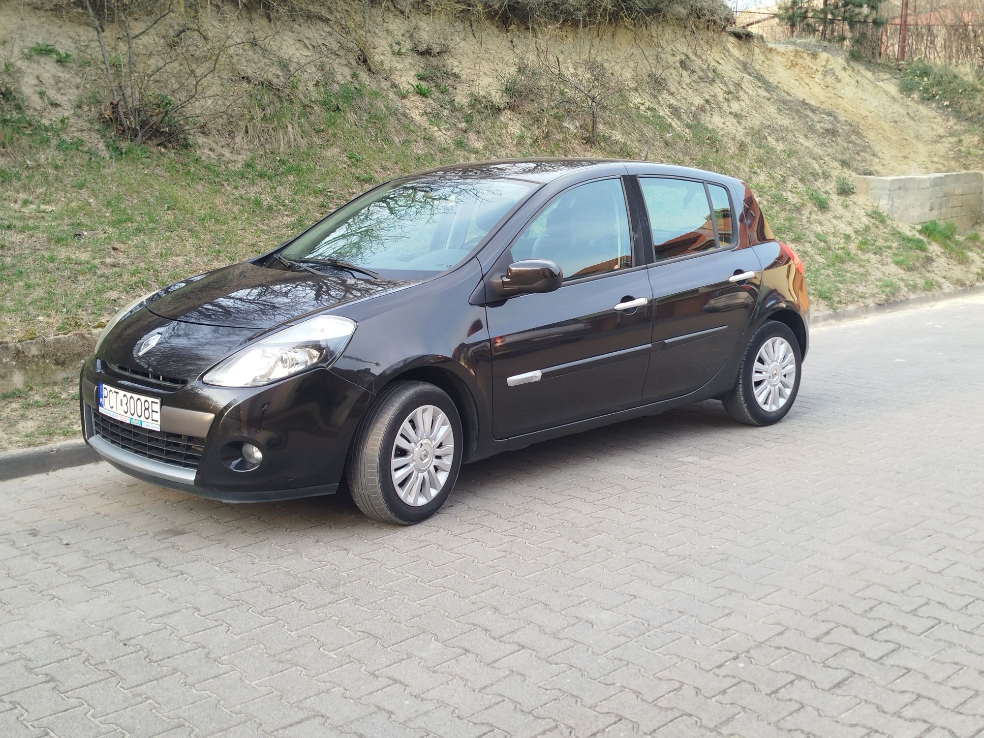 Renault Clio 3 2010 r 1.2 16v 75 km