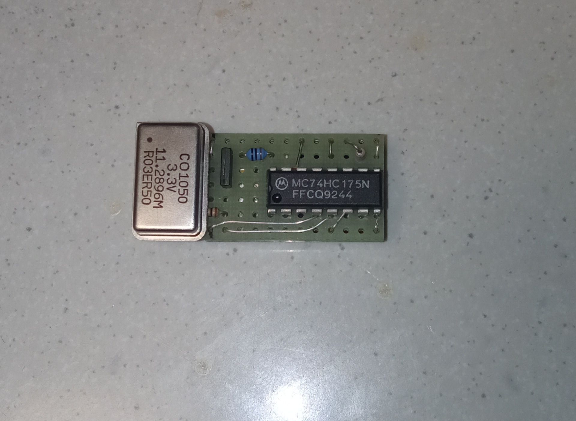Reclock NOS z precyzyjnym generatorem 11,2896 MHz do CD