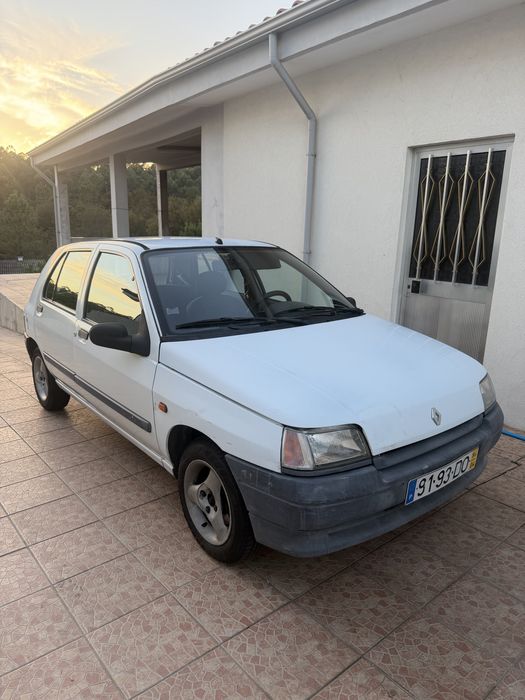Renault Clio 1994 / aceito retoma de moto 125