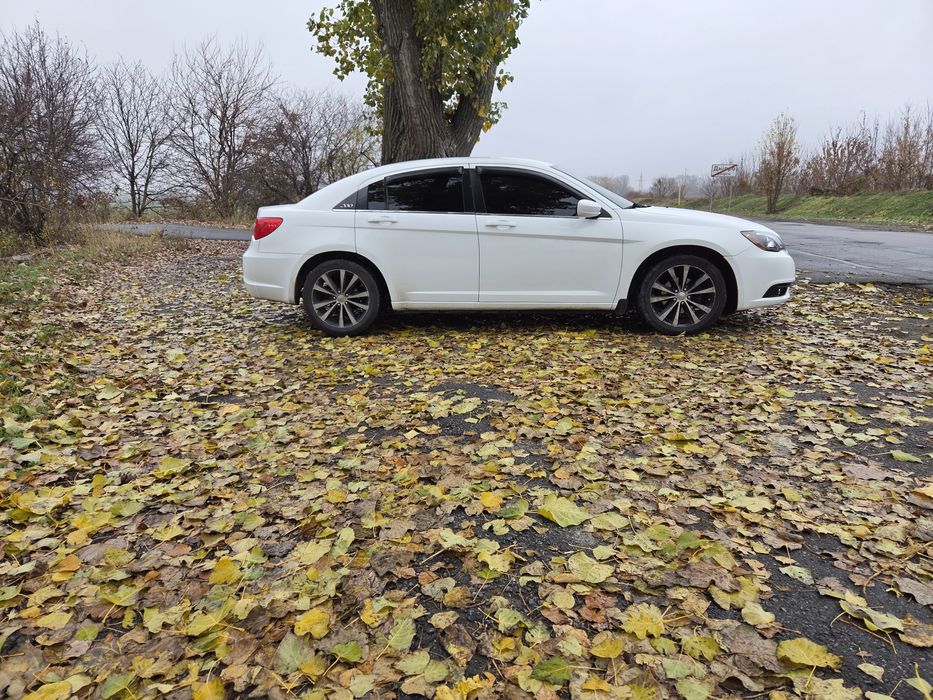 Chrysler 200 продам