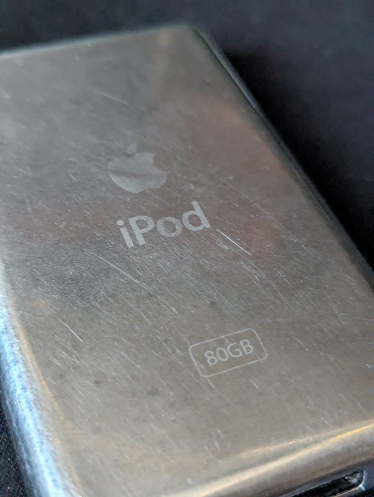 Продам плеер IPod 80gb Video Classic під відновлення або на запчастини
