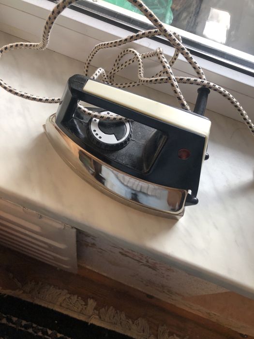 Утюг электрический ,винтажный ,производство СССР, рабочий.