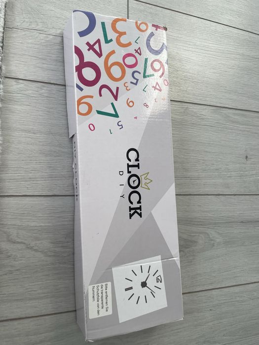 Zegar scienny nowoczesny