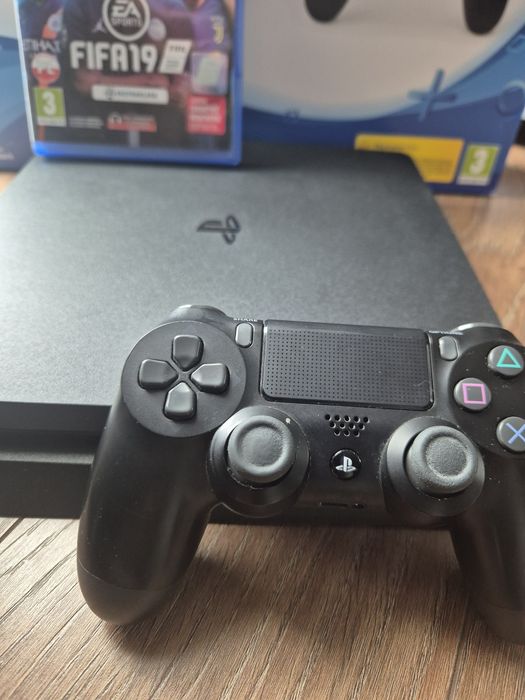Konsola Ps4 slim  stan bardzo dobry PlayStation 4