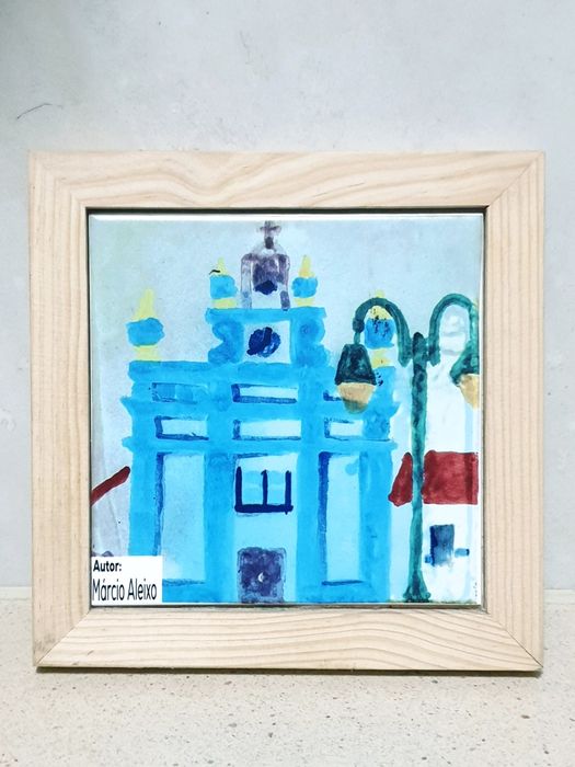 Azulejo do autor Márcio Aleixo com motivo de uma igreja